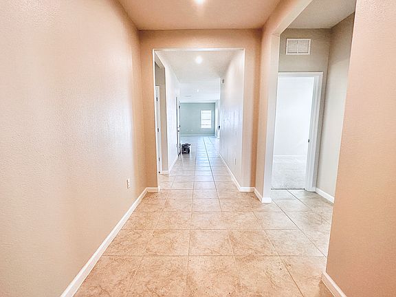 4th image of 5587 Toulouse Ln