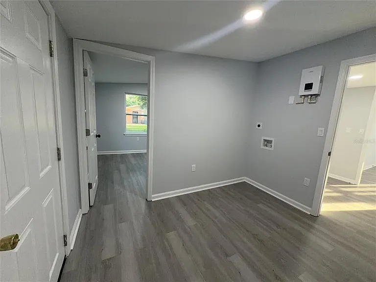407 NE 19th Dr — Photo 15