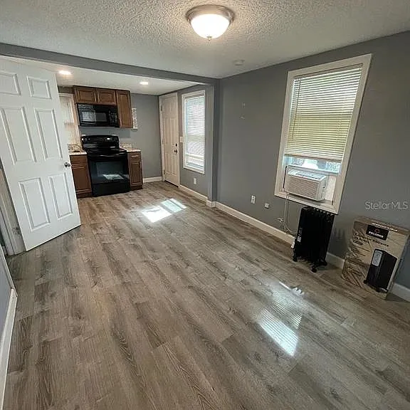 1020 W Portage St #C — Photo 2