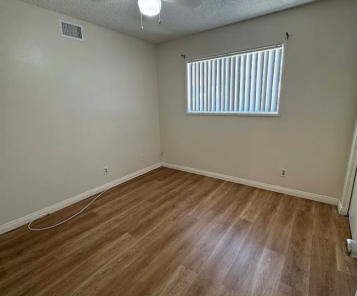 1227 N Garsden Ave — Photo 17