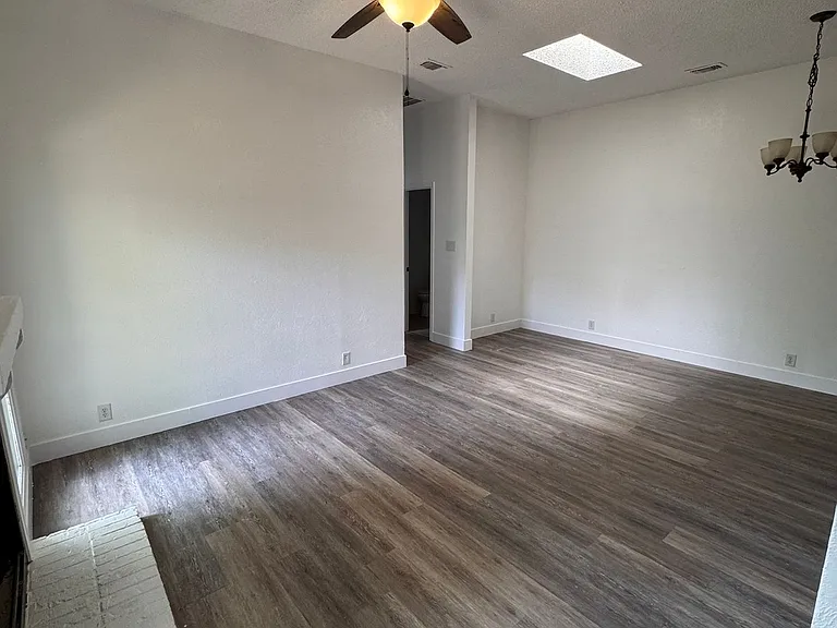 109 Misty Ct — Photo 6