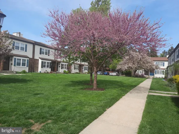 12J Shirley Ln, Lawrence Township, NJ 08648