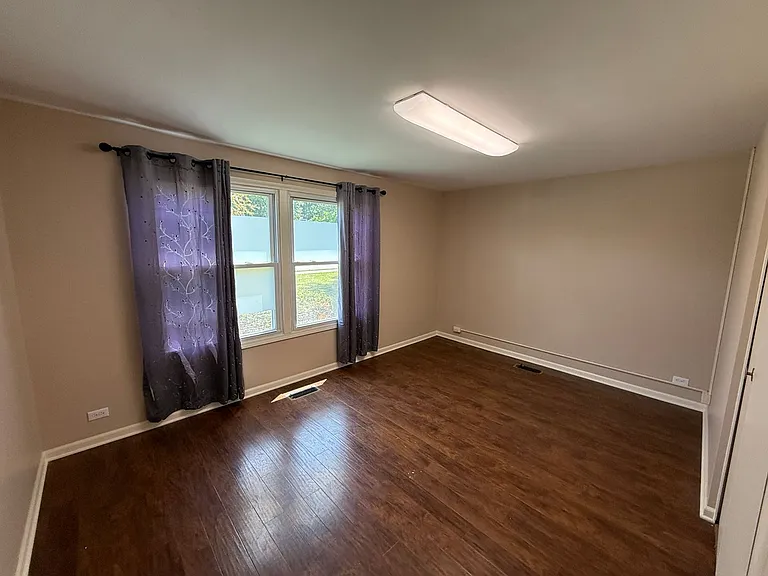 801 E Washington Center Rd — Photo 13