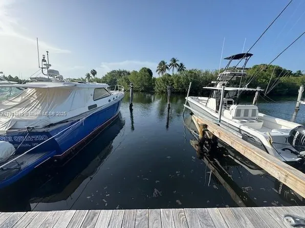 6200 SW 152nd St, Palmetto Bay, FL 33157