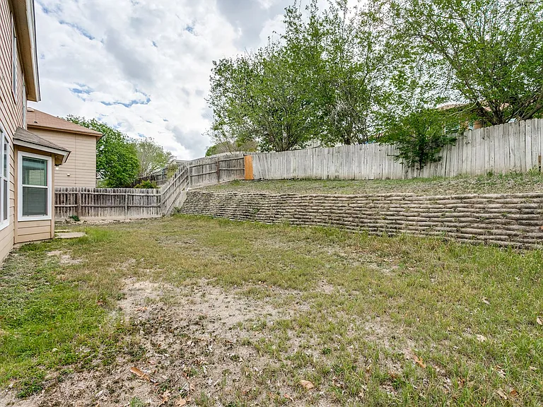 3410 Sherwin Dr — Photo 24