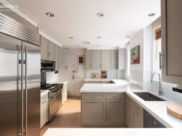 940 Park Avenue image 7 of 23