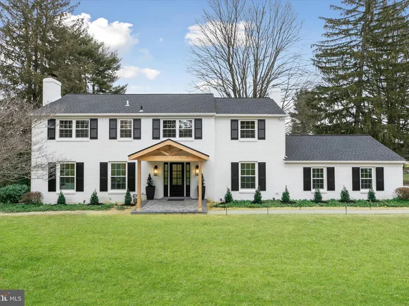 617 Radnor Valley Dr, Villanova, PA 19085