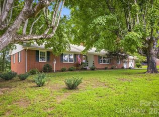 1009 Randolph Cir SE, Lenoir, NC 28645