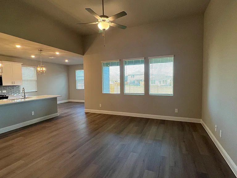 1407 Winters Way — Photo 21