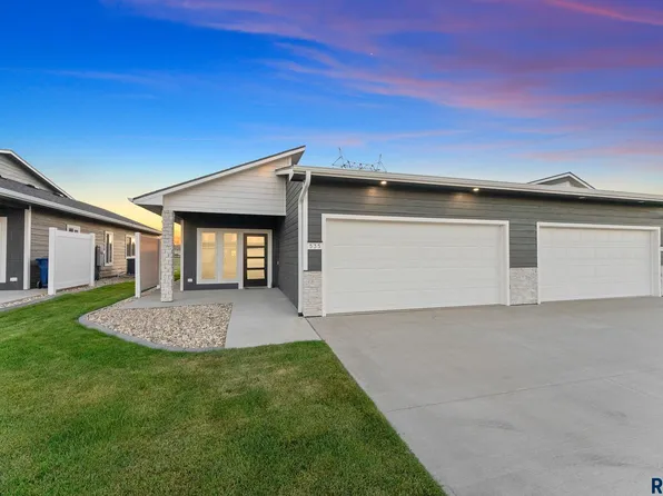 535 Oxford Ave, Harrisburg, SD 57032