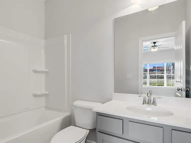 2761 Bell Dr SE — Photo 12