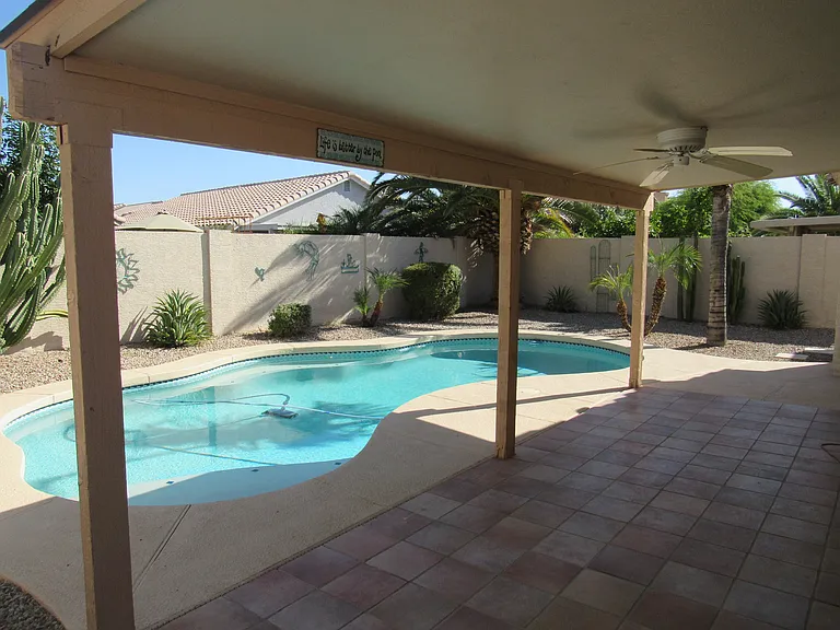 853 E Constitution Dr — Photo 21