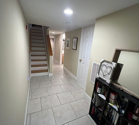 3rd image of 1624 Mount Vernon St APT 1F