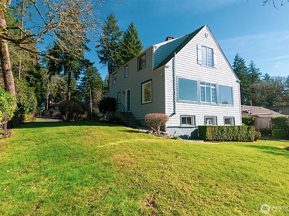 3rd image of 10826 Meadow Road SW