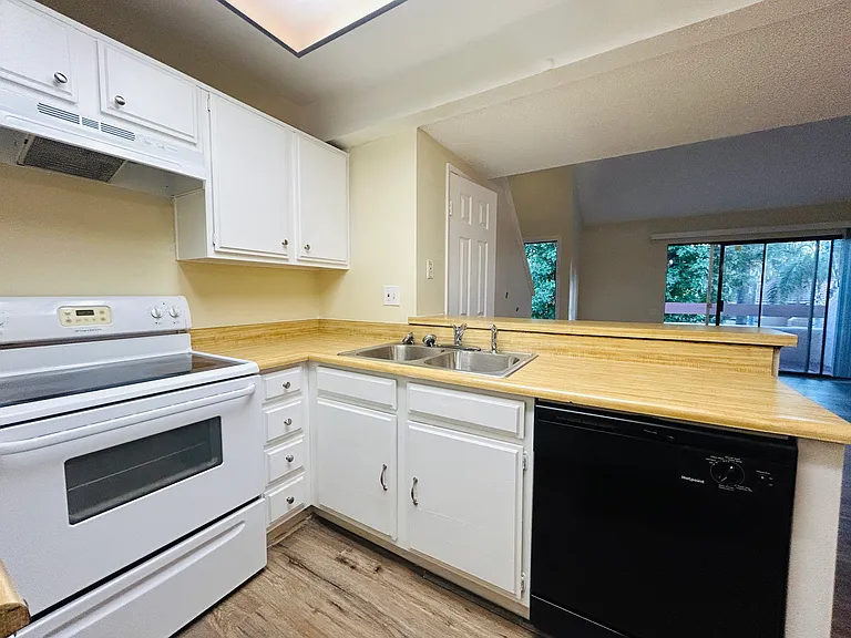 1480 W Edgehill Rd #52 — Photo 10
