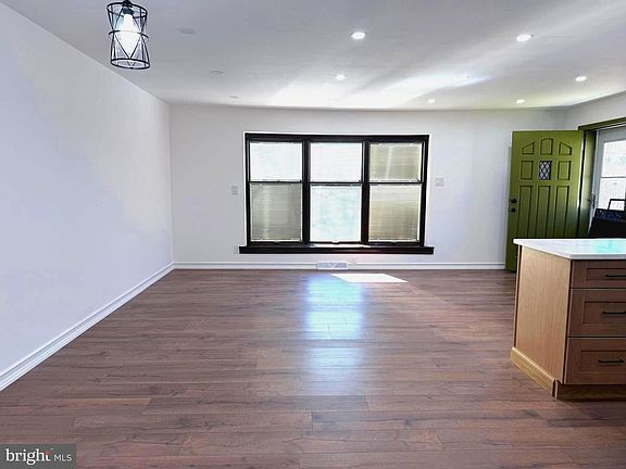 5th image of 601 Colebrook Rd