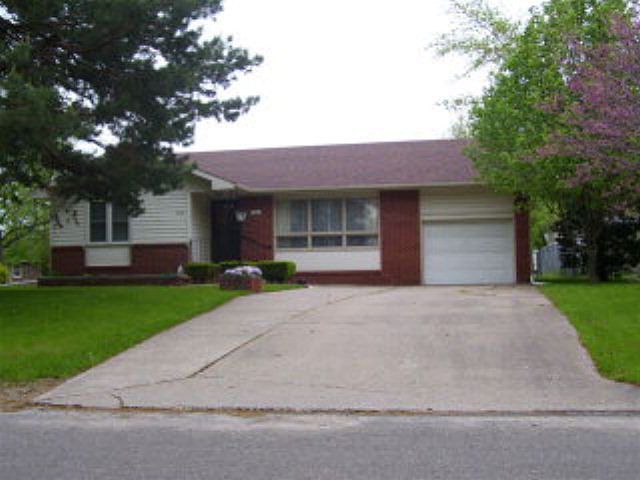 1st image of 818 E Meadow Ln