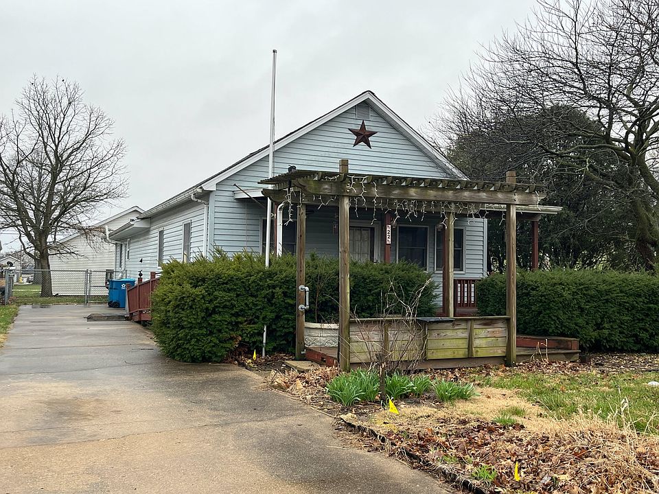 22 12th St, Peru, IL 61354 Zillow
