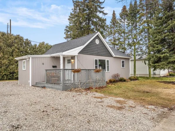 13 Martin Dr, Leamington, ON N8H 2R5