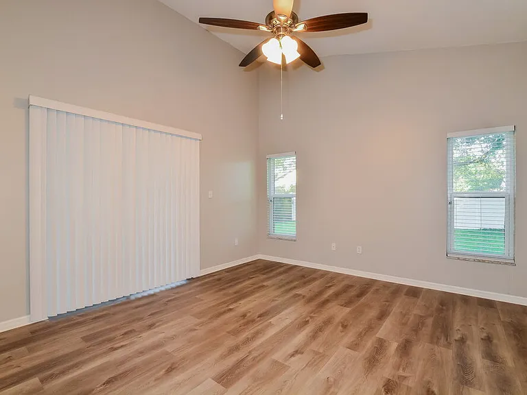 935 Brightview Dr — Photo 8