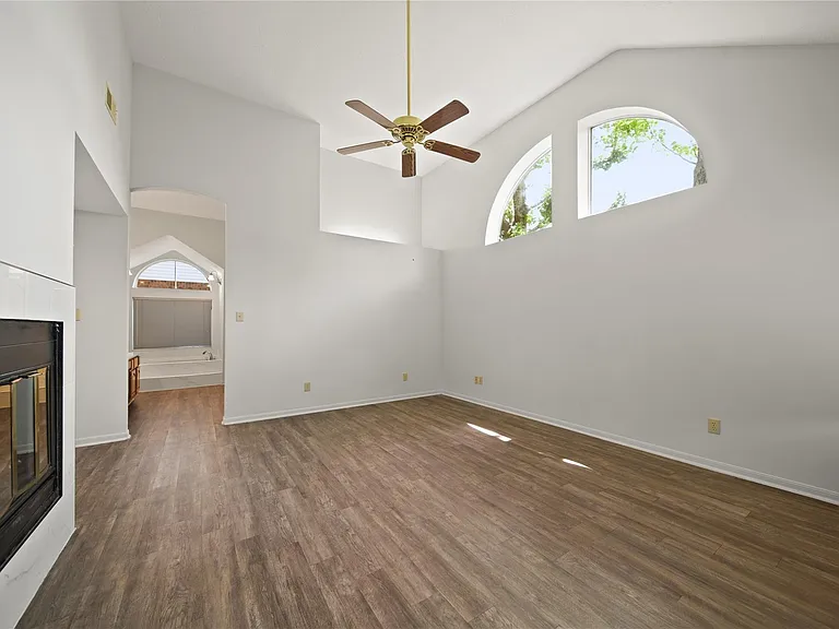 2923 Plantation Wood Ln — Photo 14