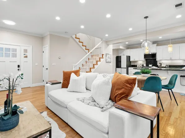 137 Kennedy Ave, Campbell, CA 95008