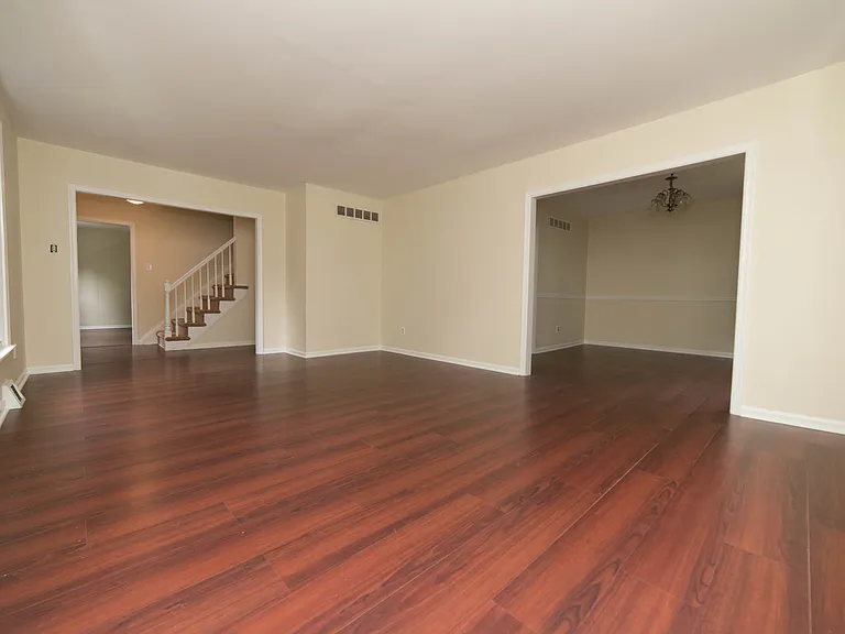 440 Cricket Ln — Photo 4