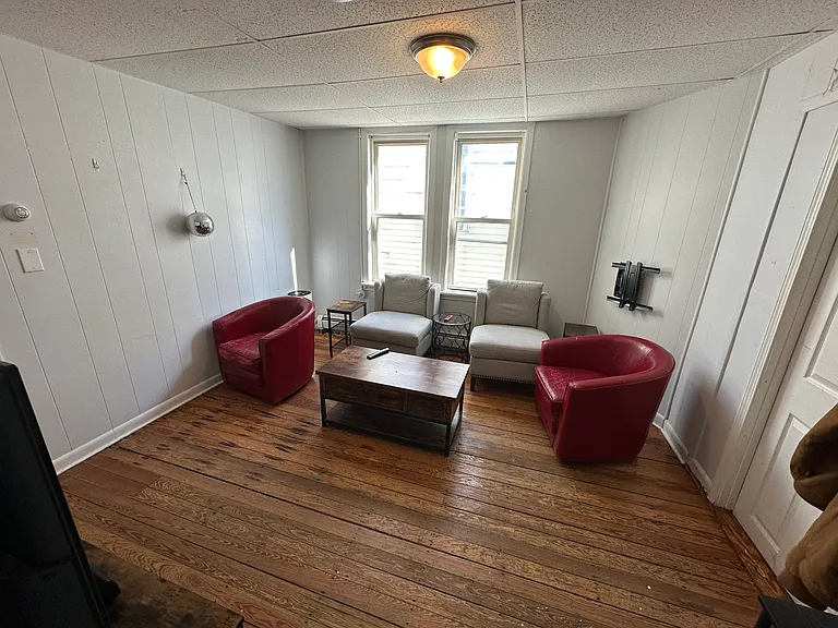 114 Everett St #3 — Photo 1