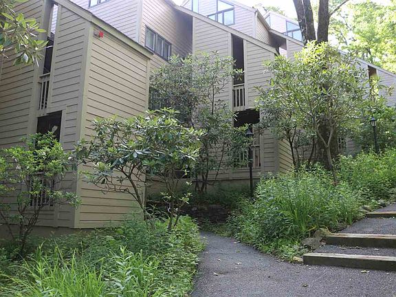 3rd image of 132 Eagles Ct #132