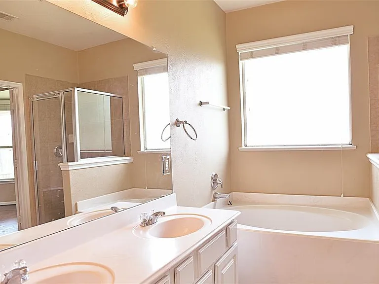 12903 Flat Creek Dr — Photo 19