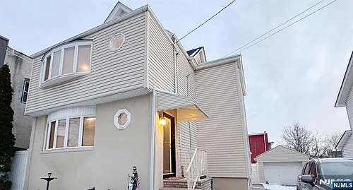 592 Central Ave Photo 1