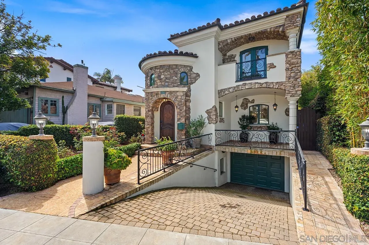5 bed, 3.5 bath, 2825 sqft, $15,000 — Photo 1
