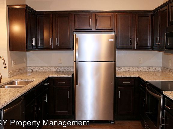 5th image of 556 Emmett Ave APT 71