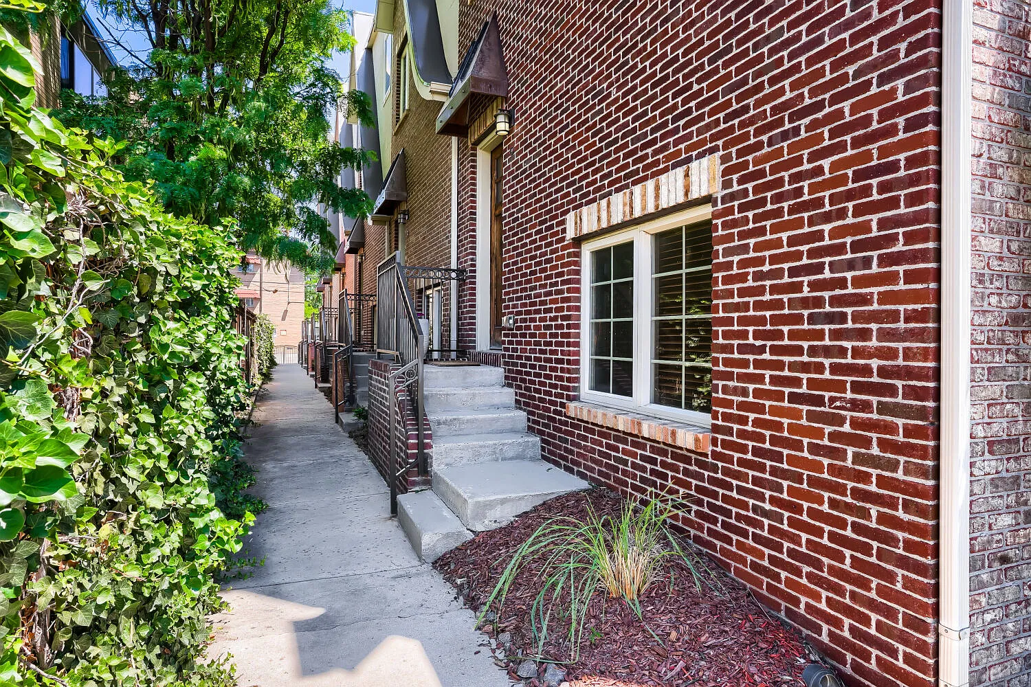 3 bed, 1863 sqft, $4,000 — Photo 2