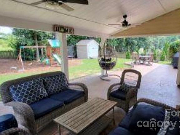 4th image of 3926 Manor House Dr