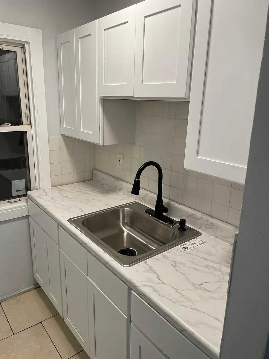 Building Photo - 48 Miller St #1