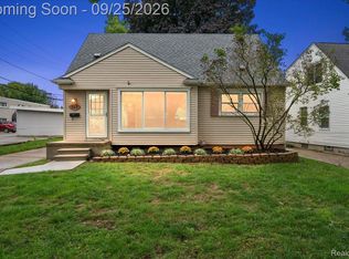 317 Walnut Ave, Royal Oak, MI 48073