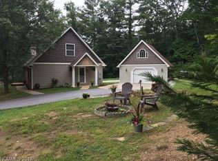 121 April Ln, Hendersonville, NC 28792