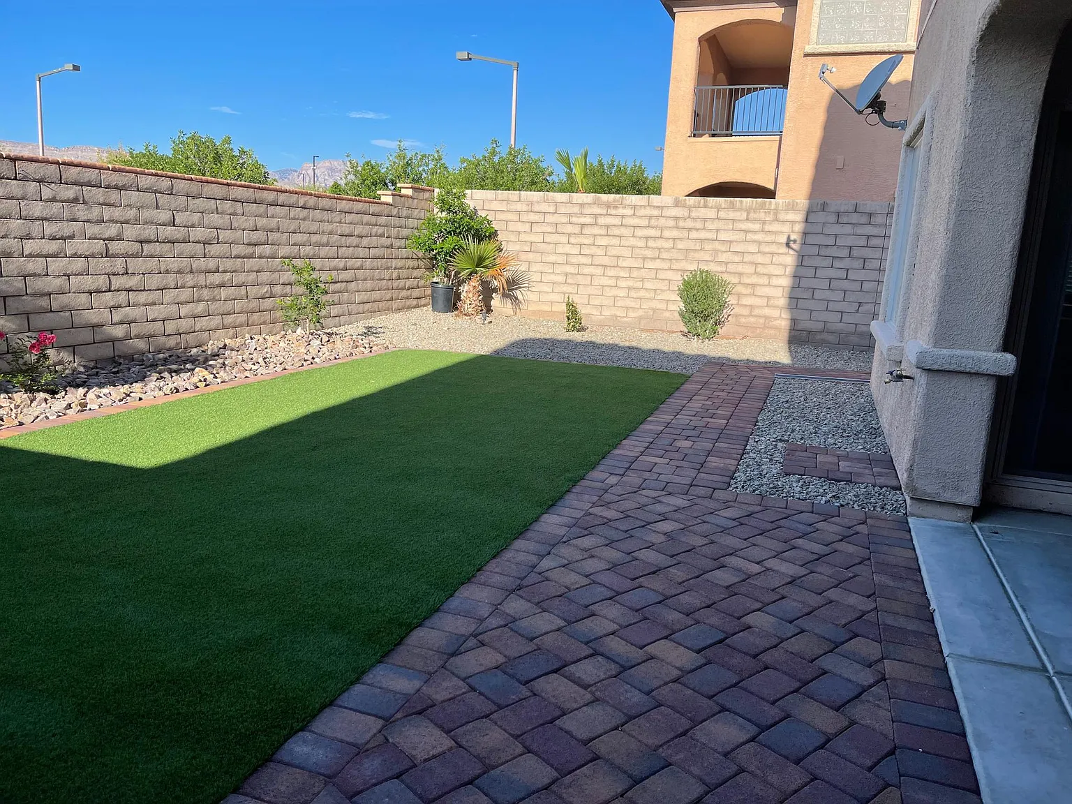 3 bed, 2.5 bath, 1622 sqft, $2,200 — Photo 2