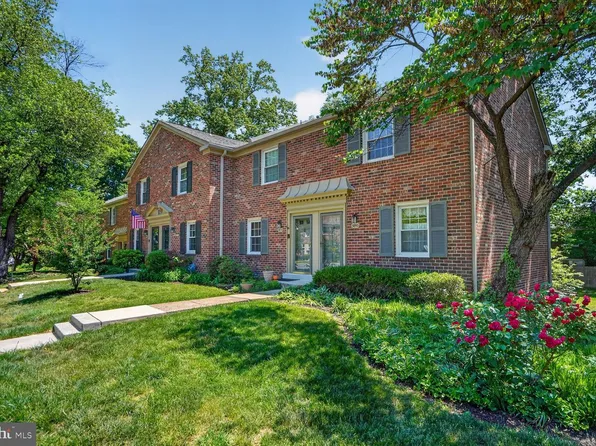 5845 Rexford Dr #721, Springfield, VA 22152