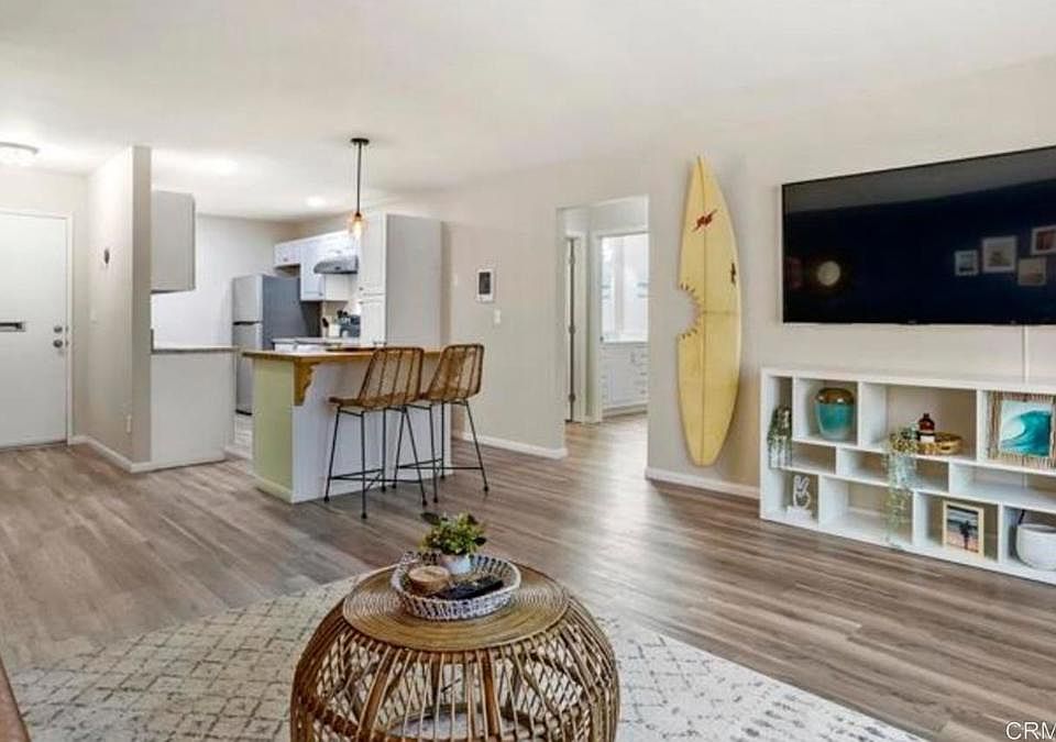 1st image of 634 8th St APT 3