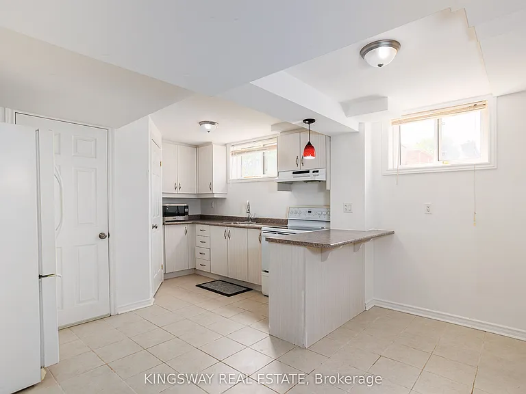 57 Lancer Dr — Photo 4