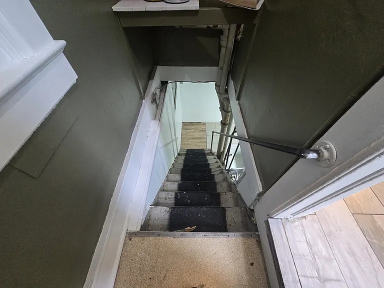 1213 NE Glendale Ave — Photo 9