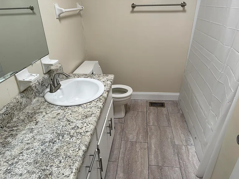 2622 Old Bainbridge Rd #D — Photo 6