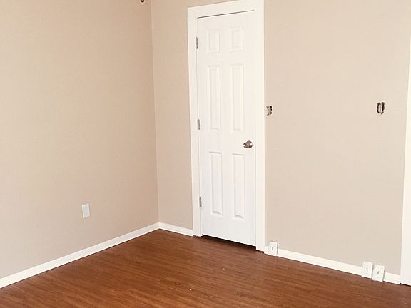 5th image of 2133 S Emma Ave