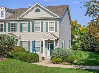 736 Providence Dr, Shakopee, MN 55379