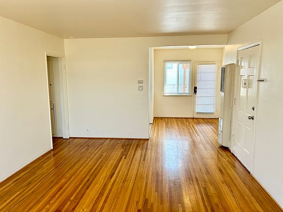3rd image of 947 Diamond St