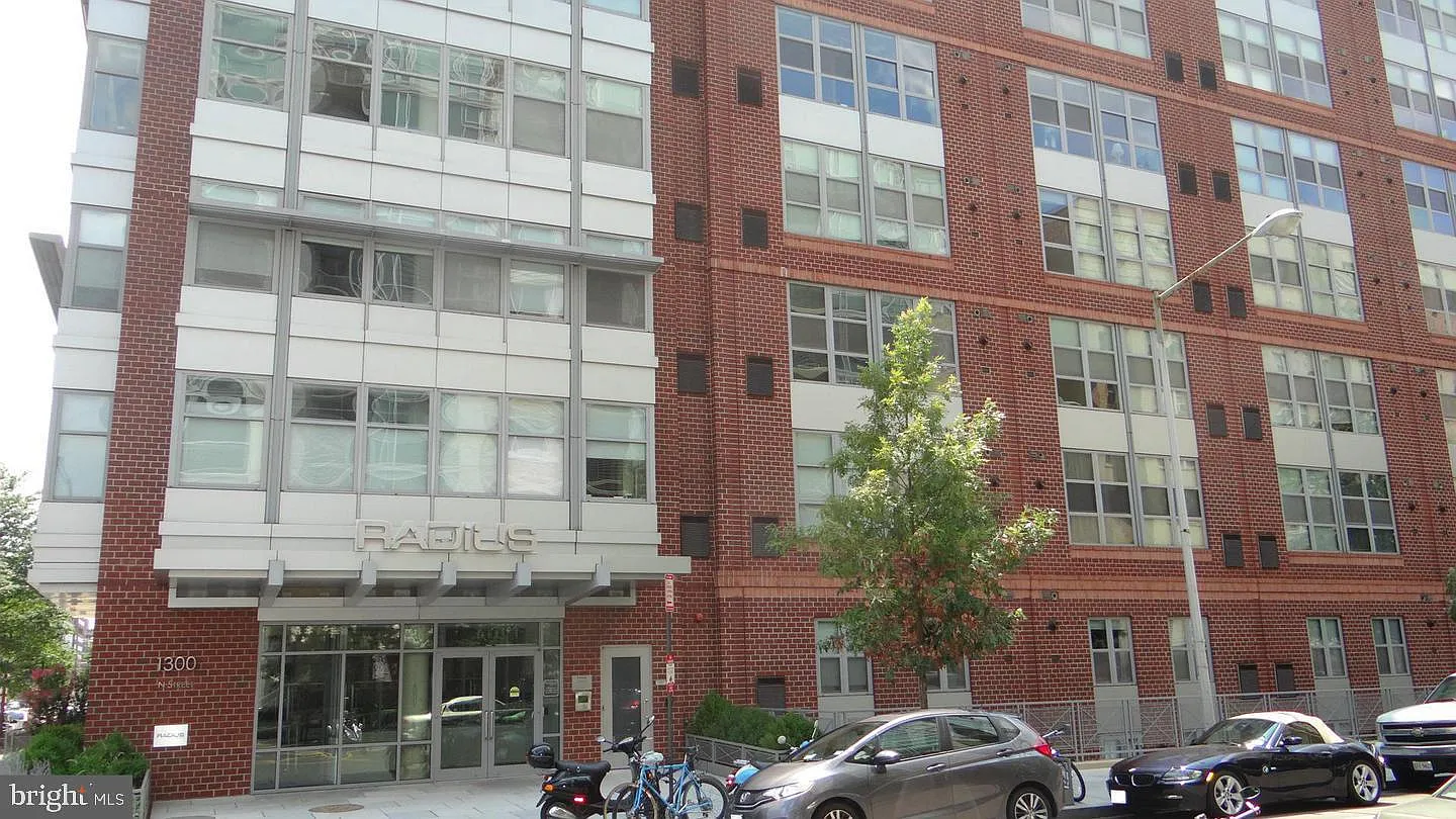 Studio, 354 sqft, $1,700 — Photo 2