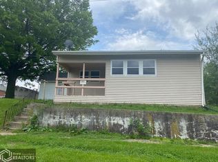 1215 Locust St, Burlington, IA 52601