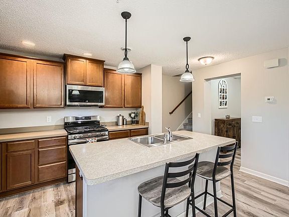 5th image of 3351 Maureen Ln